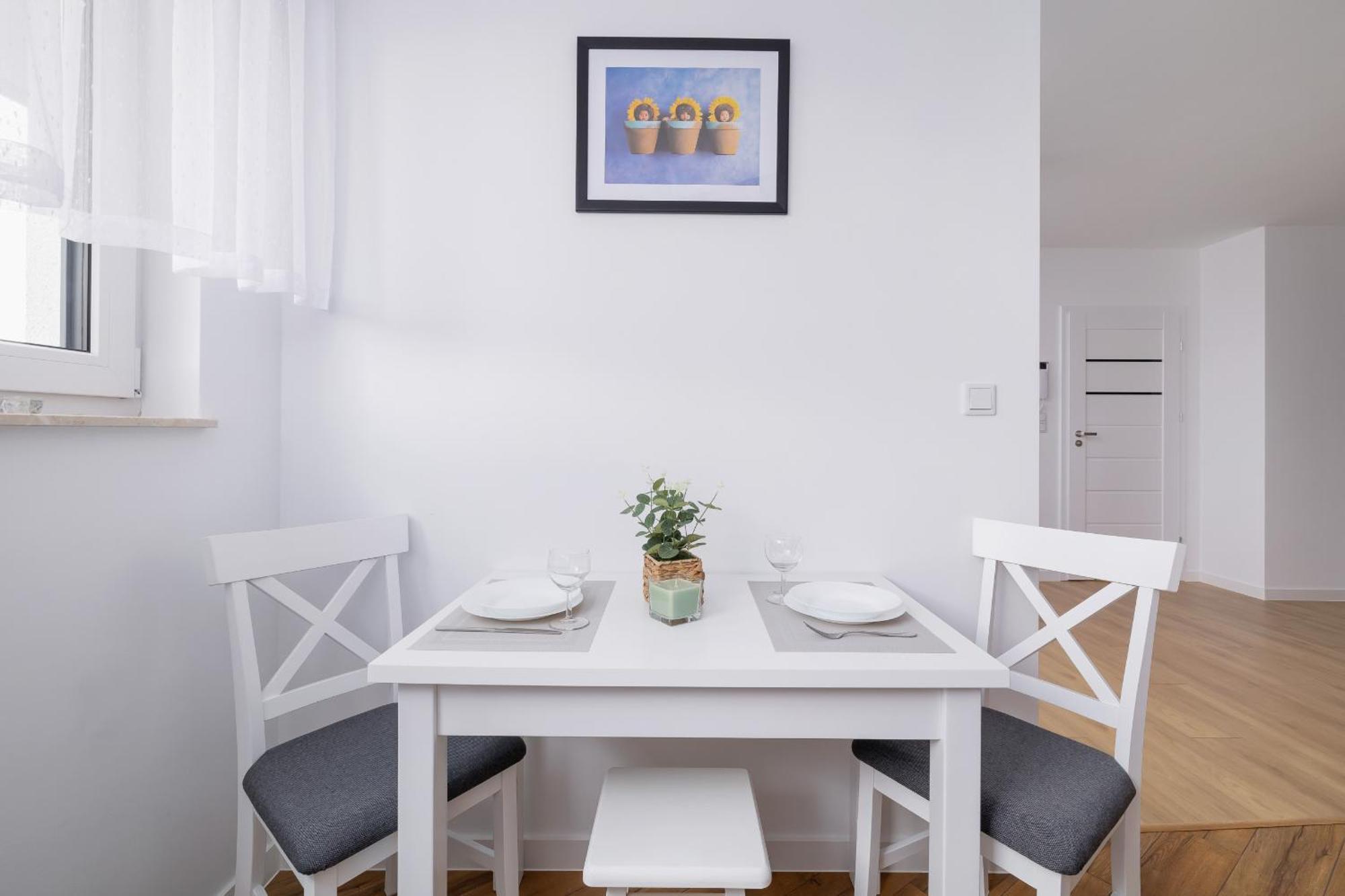 Modern Apartment With Parking Near Tauron Arena By Rent Like Home Krasków Eksteriør bilde